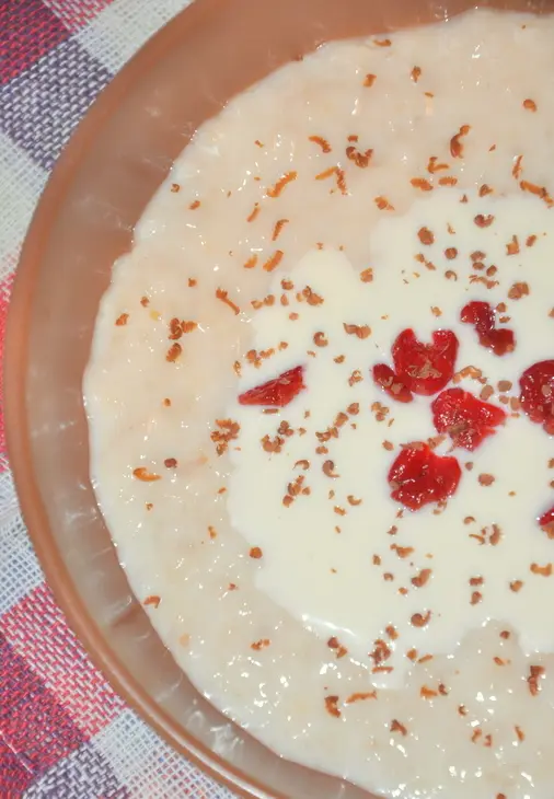 Ванильная овсянка со сметаной и вяленой вишней: шаг 4