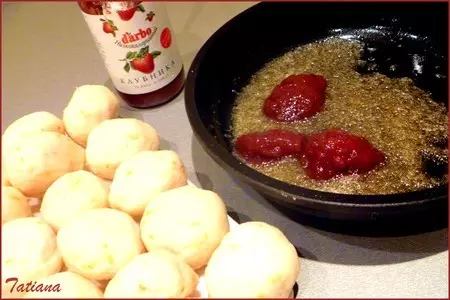 Творожные клецки с клубникой: шаг 6