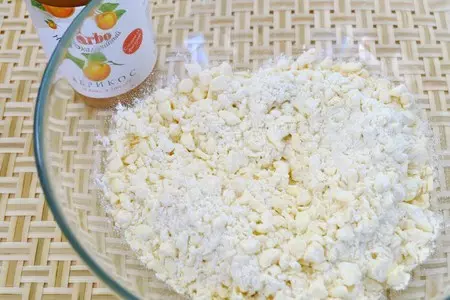 Легкий шоколадный пирог с фруктовой начинкой и конфитюром darbo.: шаг 2