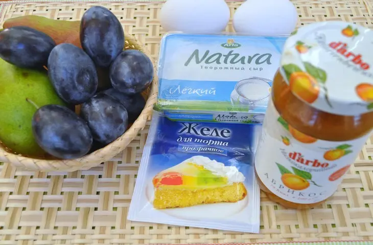 Легкий шоколадный пирог с фруктовой начинкой и конфитюром darbo.: шаг 4
