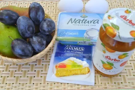 Легкий шоколадный пирог с фруктовой начинкой и конфитюром darbo.: шаг 4