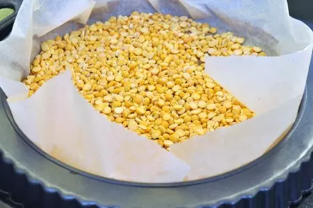 Легкий шоколадный пирог с фруктовой начинкой и конфитюром darbo.: шаг 8