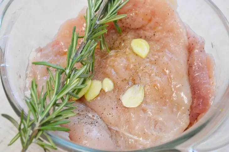 Рулет мясной в мультиварке.: шаг 1