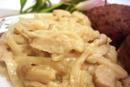 Гарнир из домашней лапши с белыми грибами в сливочном соусе. тест-драйв.: шаг 6