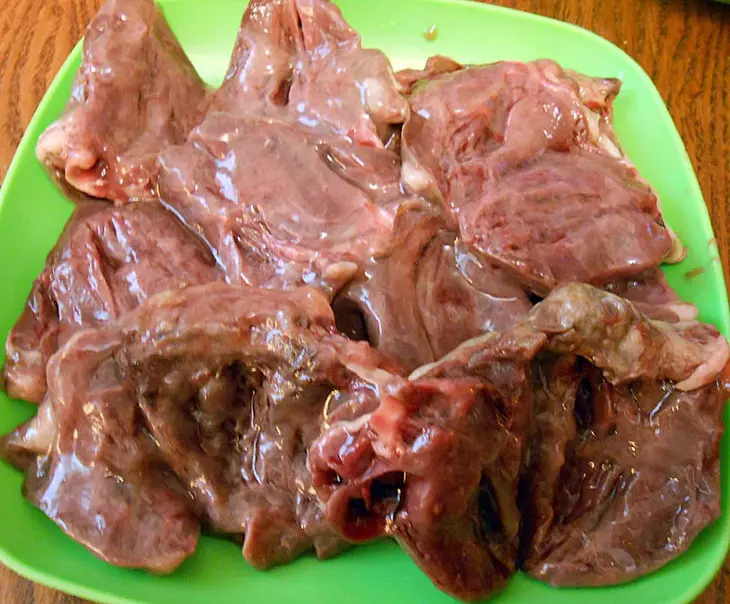 Индюшачьи сердечки с фасолью и осенними овощами (свежими и маринованными) в тажине: шаг 2