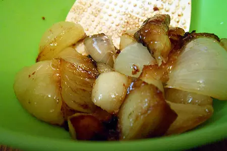 Индюшачьи сердечки с фасолью и осенними овощами (свежими и маринованными) в тажине: шаг 6