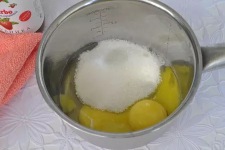Йогуртовое мороженое с конфитюром darbo: шаг 2