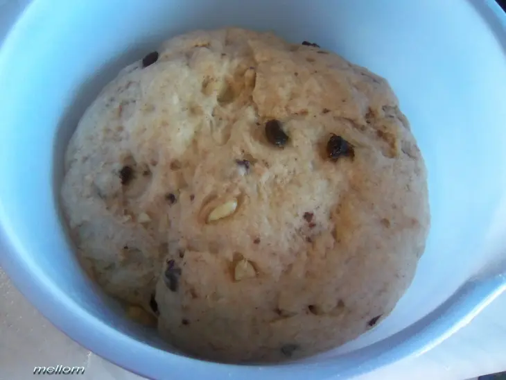 Цельнозерновой батон с изюмом и орехами: шаг 4