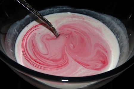 Йогурт с клюквенным сиропом (тест-драйв): шаг 3