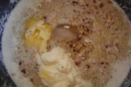 Каша из киноа с орехами, медом и сливками: шаг 3