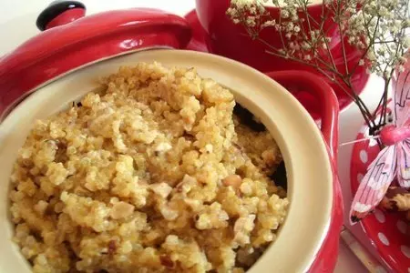 Каша из киноа с орехами, медом и сливками: шаг 6