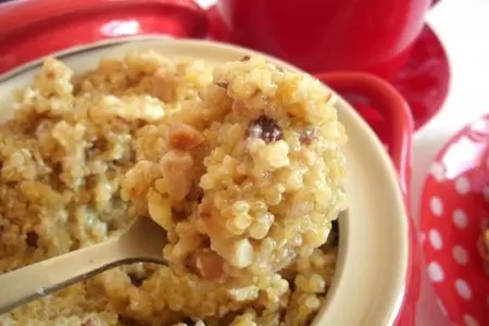 Каша из киноа с орехами, медом и сливками: шаг 7