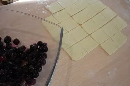 Сладкий молочный суп с тортеллини  и заварным кремом: шаг 6