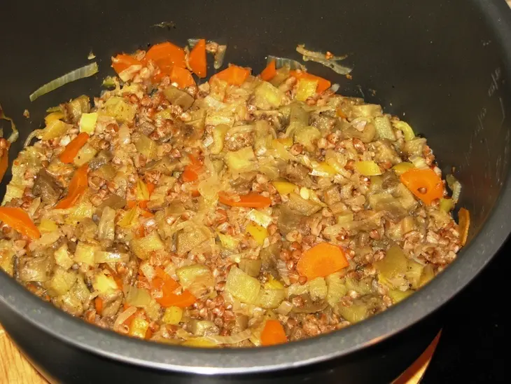 Гречка с овощами: шаг 6