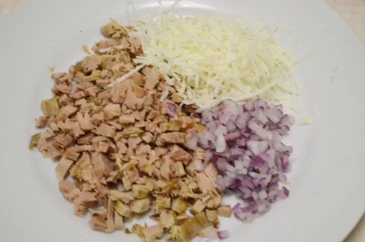 Слива фаршированная утиной грудкой.: шаг 1