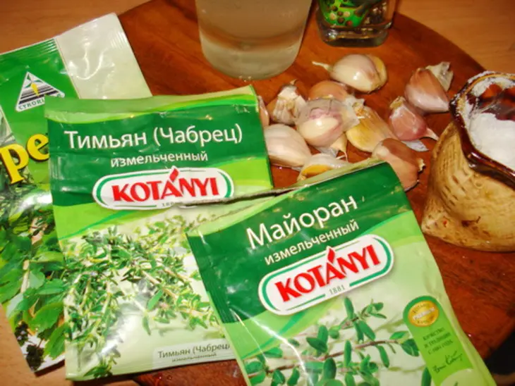 Курица  с чесноком: шаг 1