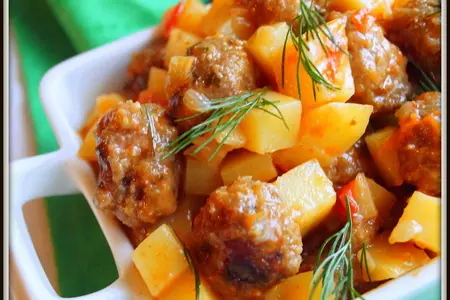 Мясные шарики тушёные с картофелем и помидорами. тест-драйв.: шаг 5