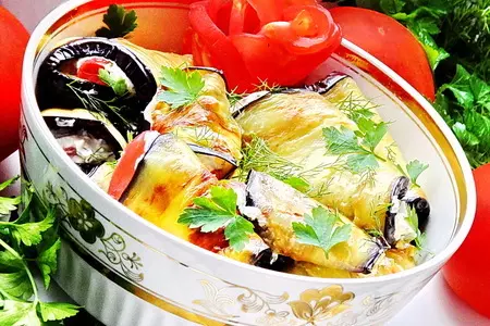 Рулеты из баклажан с брынзой, зеленью, чесноком и помидорами или  "языки из синеньких" по-одесски: шаг 6