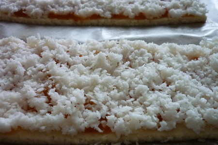 Печенье на творожном тесте с конфитюром  darbo под кокосовой подушкой: шаг 4