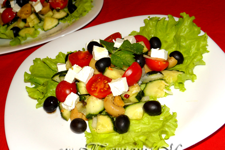 Легкий салат с овощами, шампиньонами и фетой: шаг 3