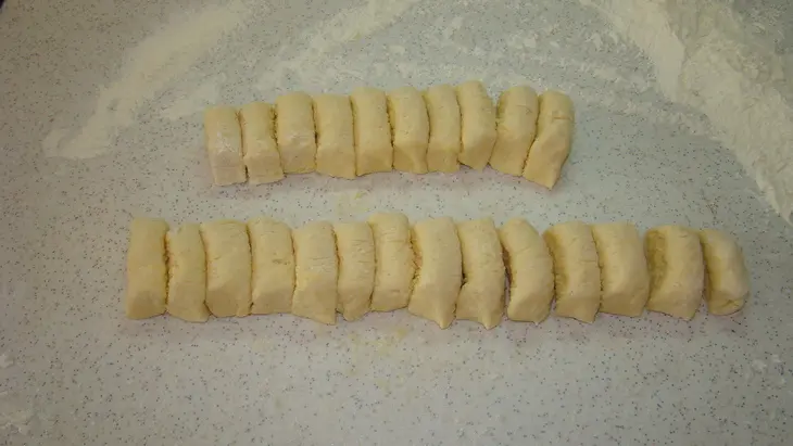Булочки с сыром и чесноком: шаг 7