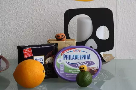 Торт "frankenweenie" спарки и маффинсы на хэллоуин (страшно и вкусно аж жуть): шаг 8