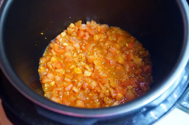 Зелёная стручковая фасоль с помидорами и жареным домашним сыром. тест-драйв.: шаг 9