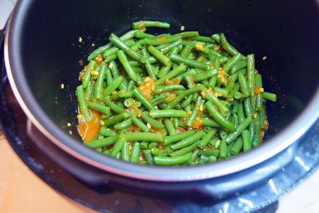 Зелёная стручковая фасоль с помидорами и жареным домашним сыром. тест-драйв.: шаг 11