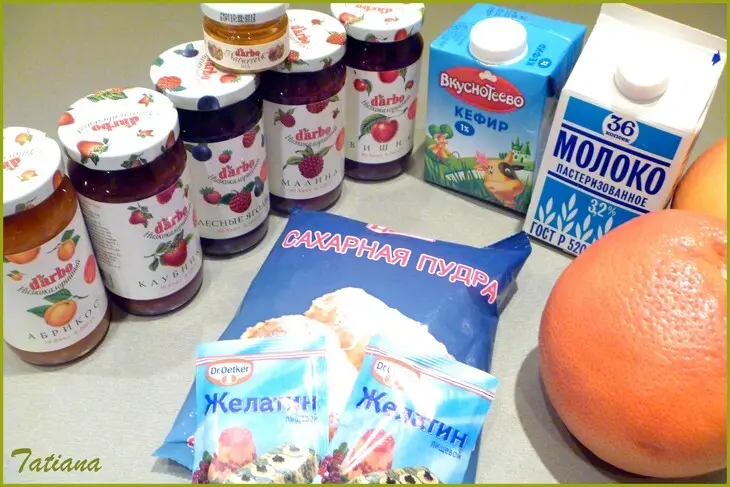 Десерт "мозаика" из конфитюра в кефирном желе: шаг 1