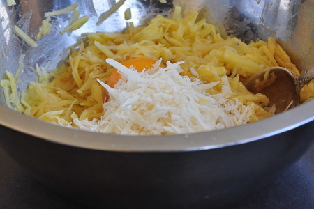 Картофельные корзинки с лососем и творожно-брусничным кремом: шаг 2