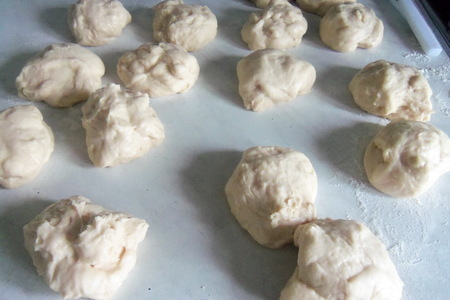 Йогуртовые булочки с творожной массой и карамельно-ореховой корочкой: шаг 3