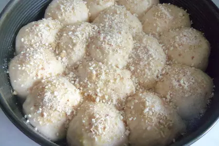 Йогуртовые булочки с творожной массой и карамельно-ореховой корочкой: шаг 7