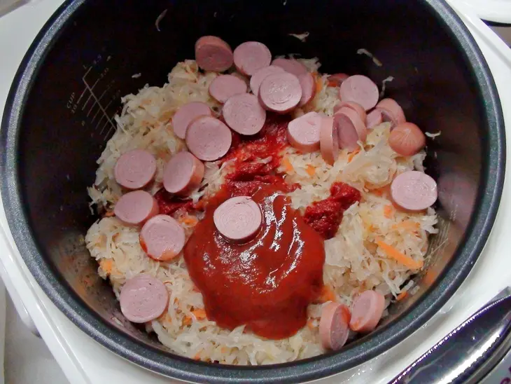 Айнтопф с кислой капустой и копчёными сосисками. тест-драйв.: шаг 5