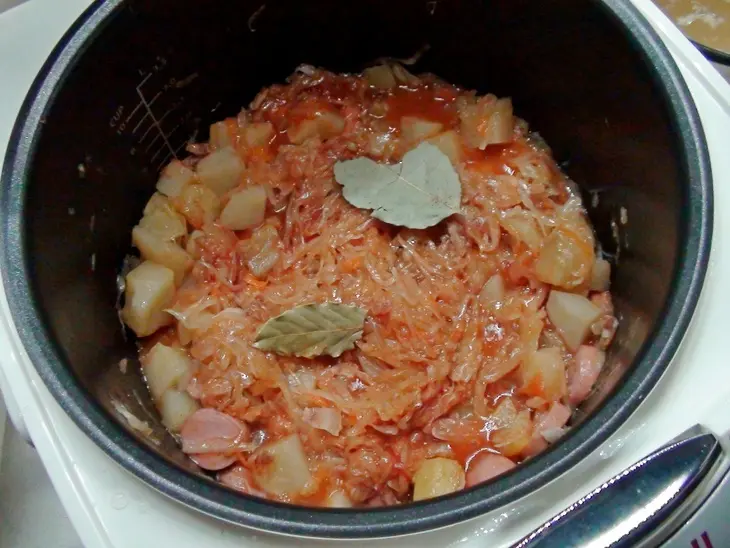 Айнтопф с кислой капустой и копчёными сосисками. тест-драйв.: шаг 6