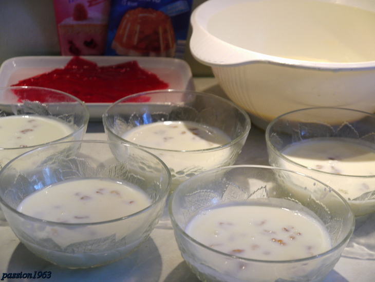 Желе из йогурта с орехами „розовые мечты“: шаг 3