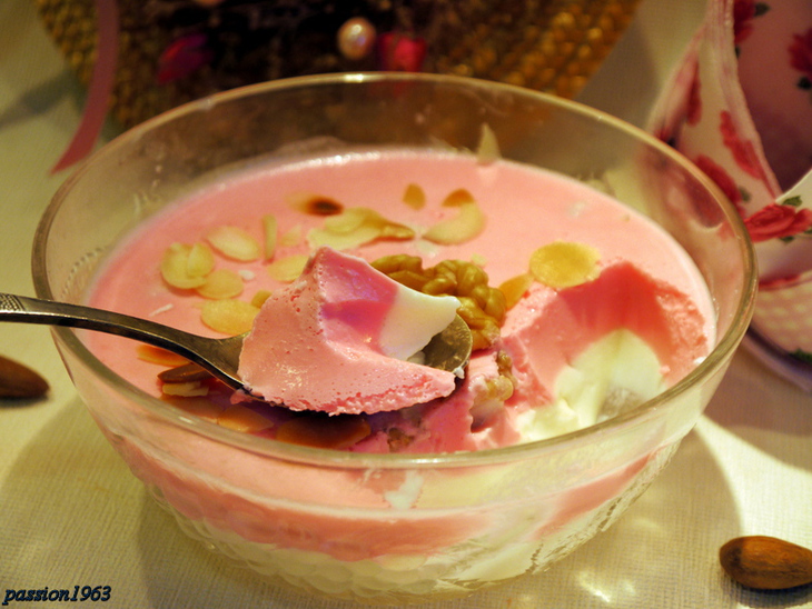 Желе из йогурта с орехами „розовые мечты“: шаг 7