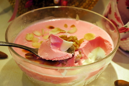 Желе из йогурта с орехами „розовые мечты“: шаг 7