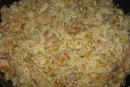 Рис с курицей и капустой в горшочке.: шаг 5
