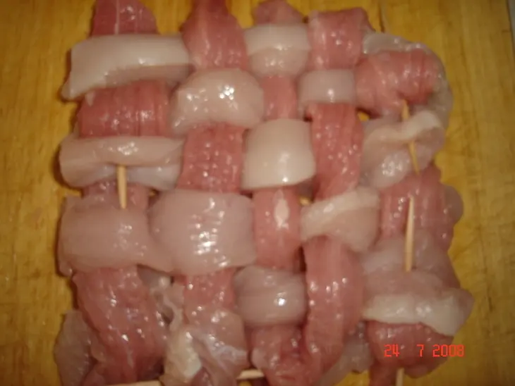 Плетённая мясная котлетка:): шаг 2