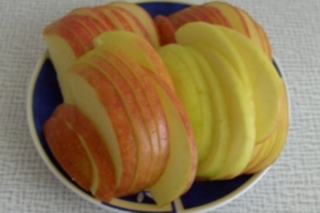 Сердечки из слоеного теста с яблоками: шаг 1