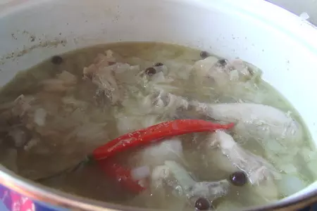 Курица тушеная в молоке с мятой, корицей и листьями черной смородины: шаг 5