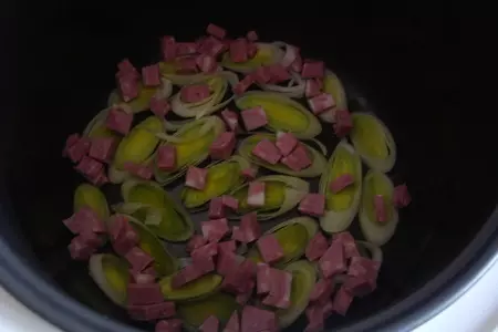 Слоеный омлет с ветчиной, горошком и луком-пореем.. тест-драйв.: шаг 2