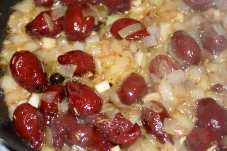 Кролик томлёный с кизилом и розмарином.тест-драйв: шаг 4