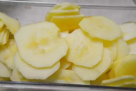 Яблочный пирог без теста: шаг 1