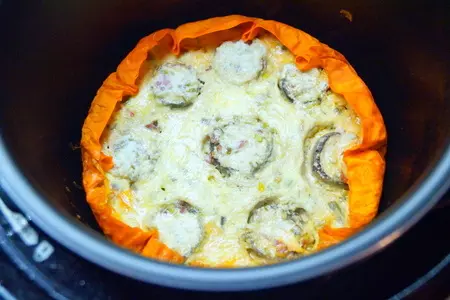 Заливной пирог с овощами и фаршированными грибами. сливочно-сырный, очень аппетитный. тест-драйв.: шаг 8