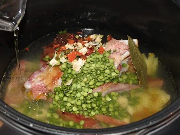 Гороховый суп с копчеными ребрышками: шаг 8