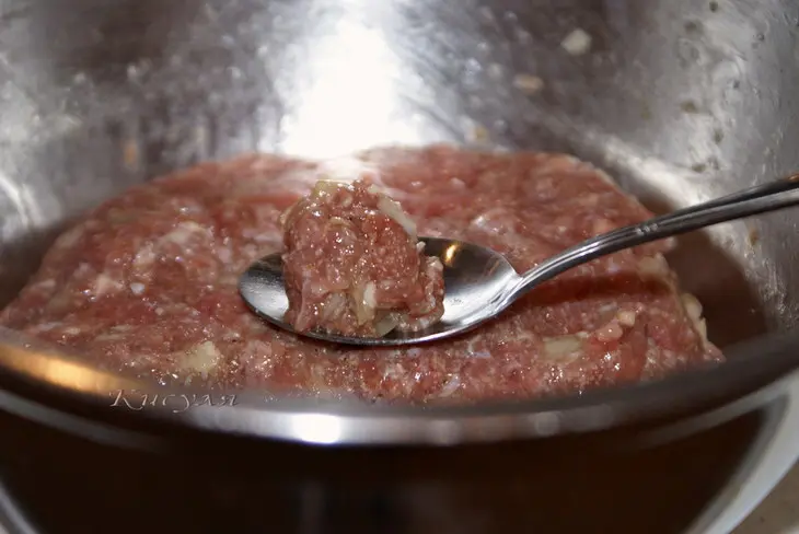 Суп с черносливом и мясными шариками: шаг 3