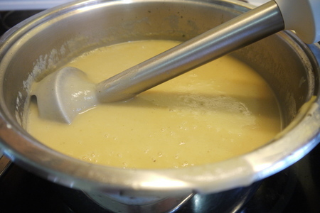 Суп-крем из кольраби с беконом и ветчиной: шаг 6