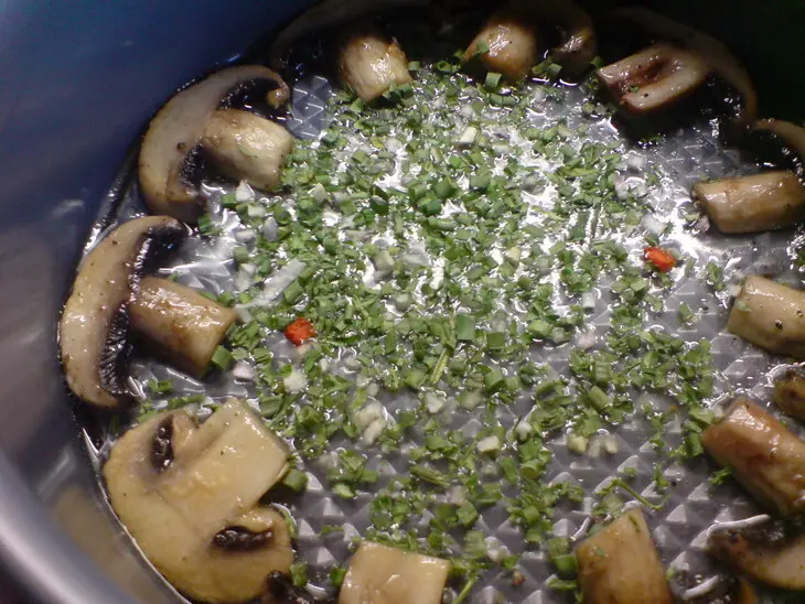 Торт-паштет из телячьей печени с шампиньонами и грецкими орехами.: шаг 4