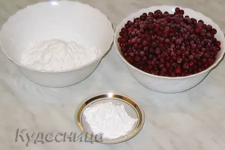 Пирог с брусникой и меренгой: шаг 5